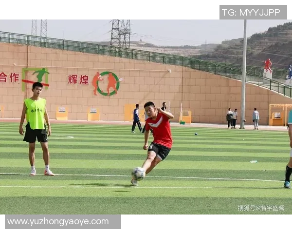 足球激荡青春梦想凝聚力量见证绿茵场上拼搏与荣耀时刻